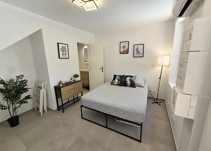 Daire Gregbnb - 17m2 - Terrasse - Clim - Ouest - 4 Toulon