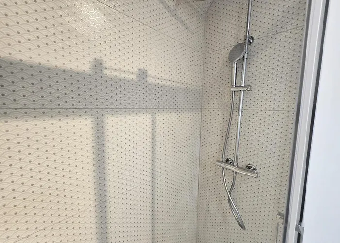 Daire Gregbnb - 17m2 - Terrasse - Clim - Ouest - 4